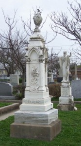 Tombstone of Isabella Offenbach Maas